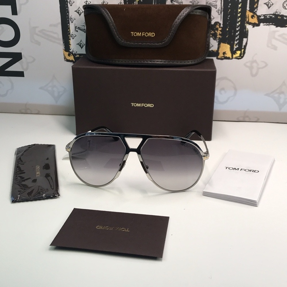 Authentic- NEW TOM FORD TF1060 16B AVIATOR SUNGLASSES TOM FORD XAVIER - Picture 10 of 17